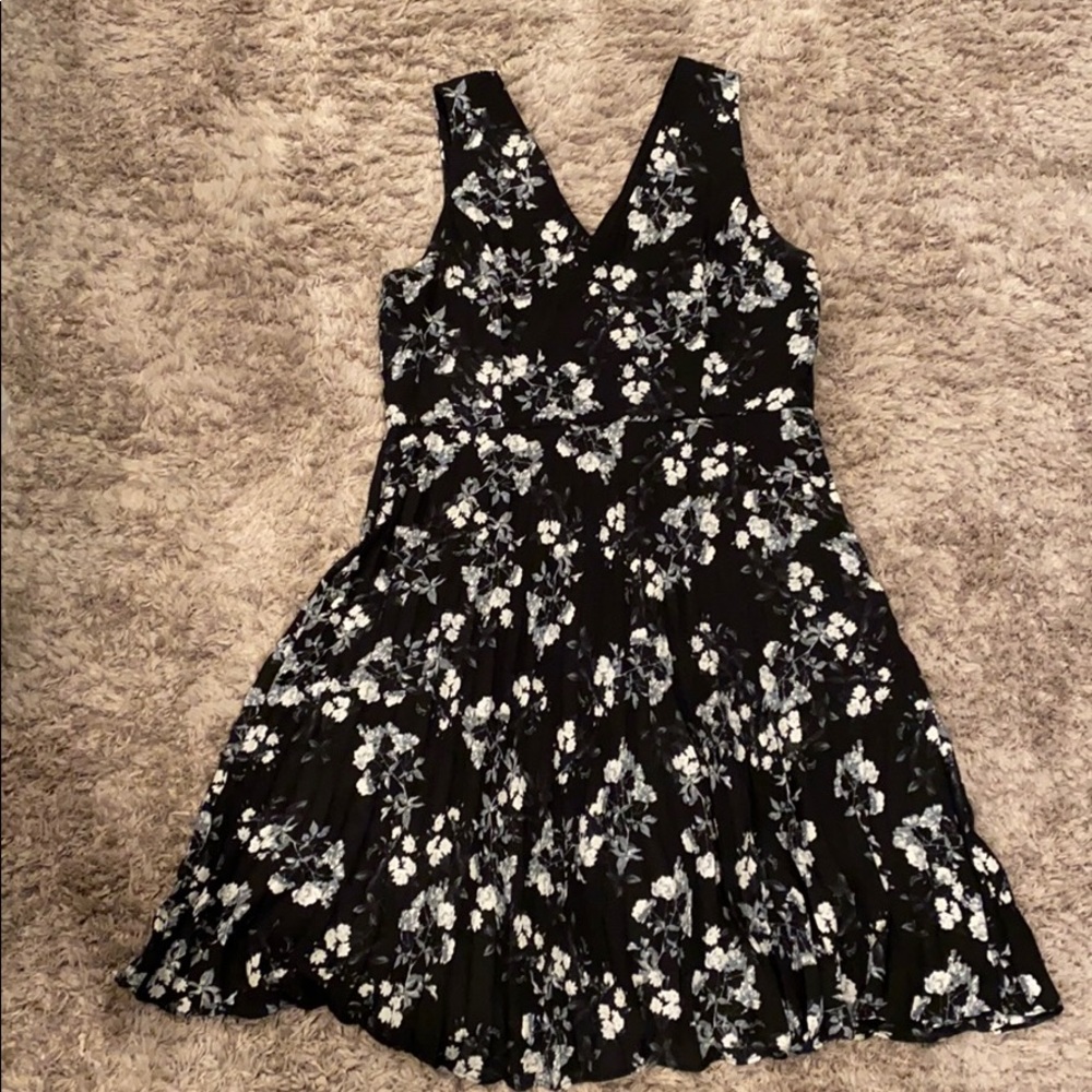 Banana Republic -Floral Sheath dress